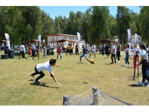 Mersin’de üniversite adayları Tarsus Gençlik Kampında stres attı
