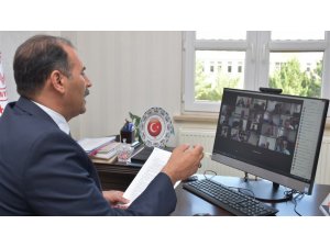 Erzincan’da ilçe milli eğitim müdürleri ile çevrimiçi toplantı yapıldı