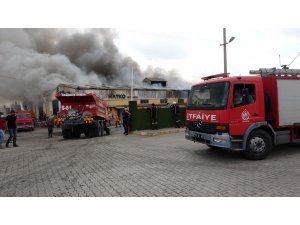 Osmaniye’de plastik geri dönüşüm fabrikasında yangın