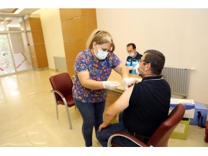 Talas Belediyesi personeline aşı