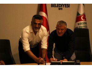 Kırşehir Belediyespor Hakkı Hocaoğlu ile anlaştı