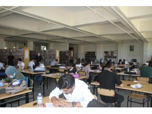 Malazgirtli gençler üniversite sınavı için son hazırlıklarını yapıyor