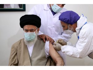 İran Dini Lideri Hamaney, korona virüs aşısı oldu