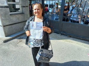 70 yaşındaki Yeter teyze, torunlarıyla birlikte üniversite sınavına girdi - Vimarsana News