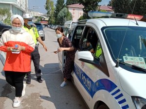 Sınava geç kalan öğrencilerin imdadına polis yetişti - Vimarsana News