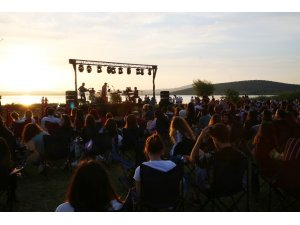 Can Kazaz'dan göl kıyısında muhteşem konser - Vimarsana News