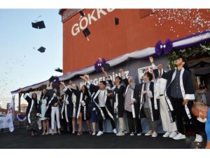 Gökkuşağı Koleji’nin 5’inci IB mezunları kep attı