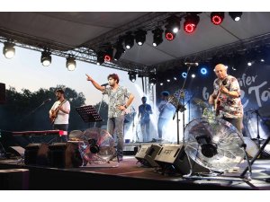 Barabar Caz Tatili'nde coşturdu - Vimarsana News