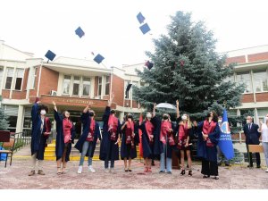 Devlet Konservatuvarı’nda mezuniyet sevinci