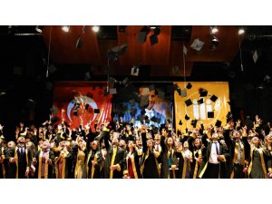 Tıbbiyelilerde mezuniyet coşkusu - Vimarsana News