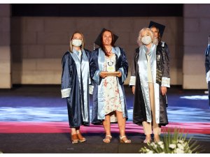 Anne kız birlikte mezun oldu