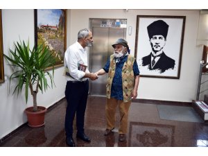 Sanatçı Etem Çalışkan’dan Tarsus’un kurtuluşunun 100. yılına özel sergi