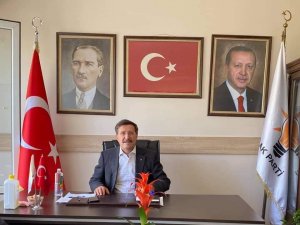 Burhaniye’de AK Parti İlçe Başkanı Gedikoğlu, eczane yoğunluğuna el attı