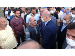 İçişleri Bakanı Soylu’dan katledilen ailenin yakınlarına taziye ziyareti