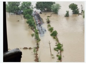Hindistan’da sağanak yağışlar sele neden oldu: En az 15 ölü