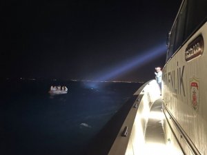 Aydın'da 14 düzensiz göçmen kurtarıldı - Vimarsana News