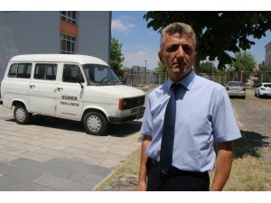 Bu da öğrencilerin 'Çiçek Abbas' minibüsü - Vimarsana News