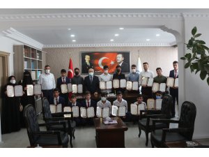 Ağrılı hafızlar belgelerine kavuştu - Vimarsana News