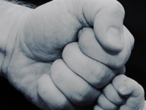 Öğrenirken sağ, hatırlarken sol yumruk!