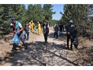 Yangınları söndüren kahramanlar ayaklarının tozu ile ormanlarda temizlik yaptı - Vimarsana News