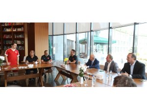 Nihat Özdemir, Down Sendromlular Futsal Milli Takımı ile bir araya geldi - Vimarsana News