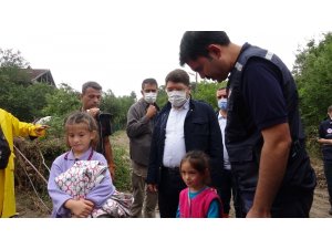 Bakan Kurum, çocuklarını selden kurtarırken yaralanan baba ile görüştü - Vimarsana News