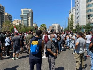Beyrut'ta, Liman patlaması kurbanlarının aileleri protesto düzenledi - Vimarsana News