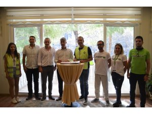 Marmaris Belediye Başkanı Oktay ünlü sanatçı Haluk Levent ile 'ahbap' oldu - Vimarsana News