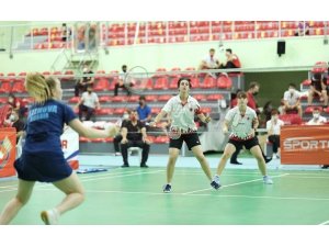 Badmintonda Türkiye’nin en iyileri Erzincan’dan çıkıyor
