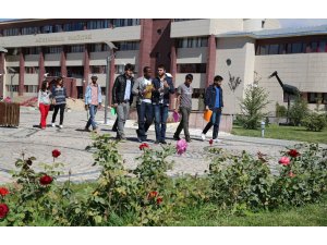 Rektör Türkmen, radyo programında Bayburt Üniversitesini anlattı - Vimarsana News