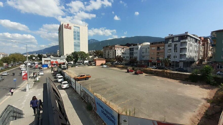 AKP'li belediye kültür merkezini yıkıp otopark yaptı - Vimarsana News