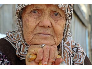 90 yaşında, yüzünde tarihin izlerini taşıyor - Vimarsana News