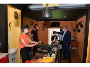 Başkan Başdeğirmen, Emre Mahallesi sakinleri ile bir araya geldi.