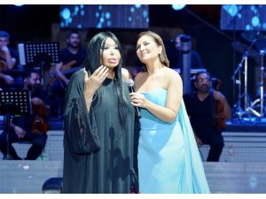 Sibel Can'a Bülent Ersoy'dan büyük sürpriz - Vimarsana News