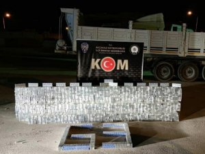 Şanlıurfa’da binlerce paket gümrük kaçağı sigara ele geçirildi
