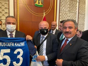 Irak Başbakanı el-Kazimi'ye Çaykur Rizespor forması - Vimarsana News