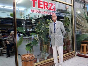 Yarım asırdan fazladır üzerinden hiç çıkarmadı - Vimarsana News