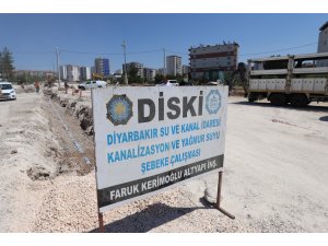Diyarabakır’da yollarda alt yapı çalışmaları devam ediyor