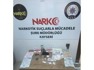 Residansta uyuşturucu yakalandı - Vimarsana News
