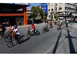 Sökeli bisikletçiler zafer turu attı
