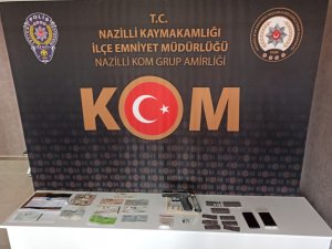 Vatandaşları dolandırmak istediler, polisin takibinden kaçamadılar