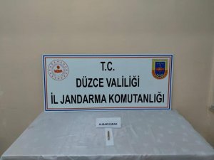 Yol uygulamasında durdurulan araçlardan uyuşturucu çıktı