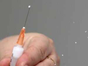 Grip aşısı tartışmaları tekrar başladı aşı olunmalı mı?
