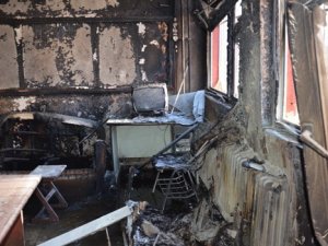 Hakkari ve Yüksekova'da 2 okul daha ateşe verildi