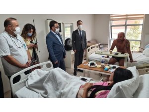 Ukrayna Antalya Konsolosu kazada yaralanan turistleri ziyaret etti