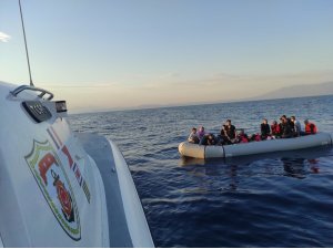 Yunanistan’ın geri ittiği 49 düzensiz göçmen kurtarıldı