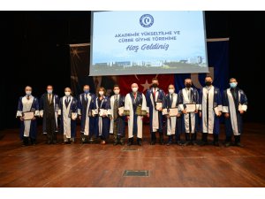 Uşak Üniversitesinde 'Akademik Yükseltilme ve Cübbe Giyme' töreni - Vimarsana News