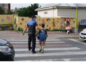 Maltepe’de zabıtayla artık okul önleri daha güvenli