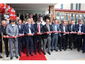 100 yataklı Ahlat Devlet Hastanesi’nin yeni hizmet binası törenle açıldı
