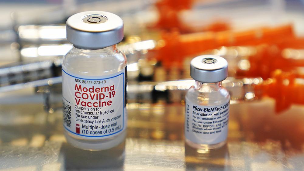 Aşıların koruma süreleri karşılaştırıldı! Moderna, BioNTech’ten daha iyi çıktı!